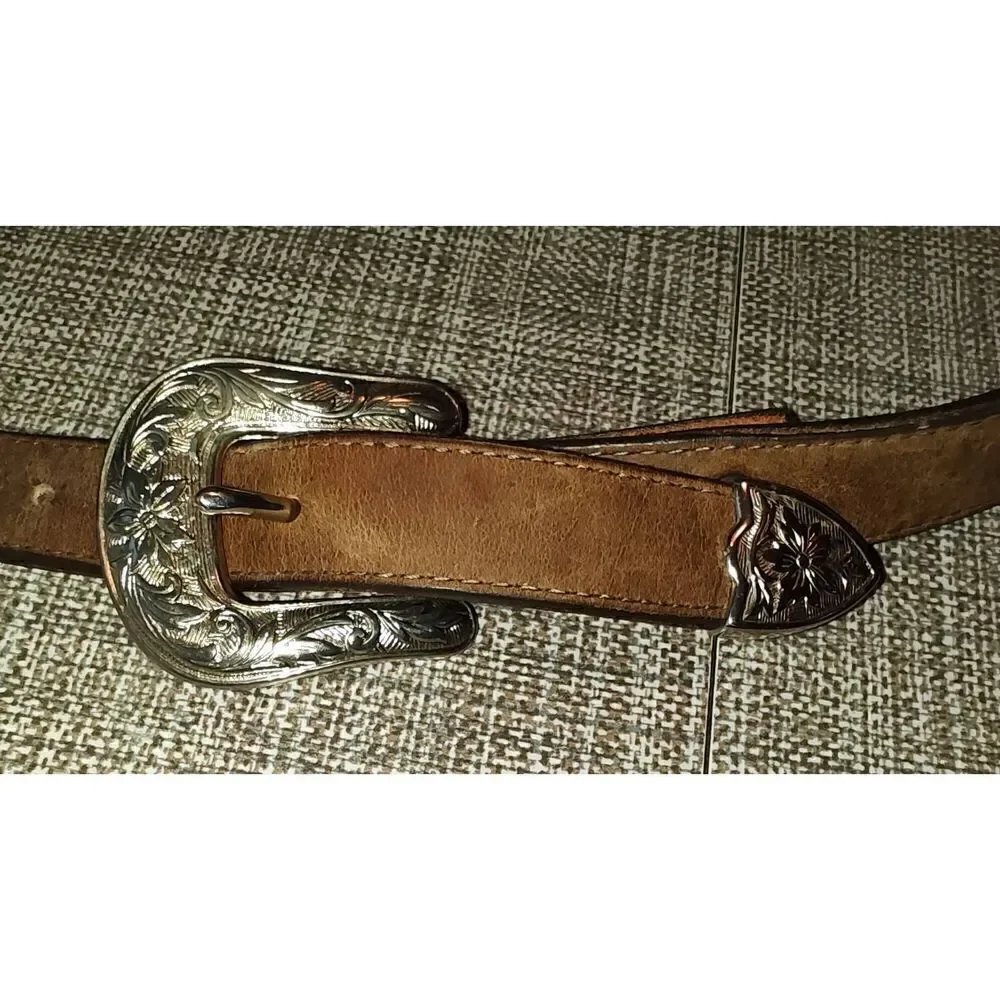USA LEATHER BELT 3-D Belt 300 Size 34 Silver Tone buckle Floral design